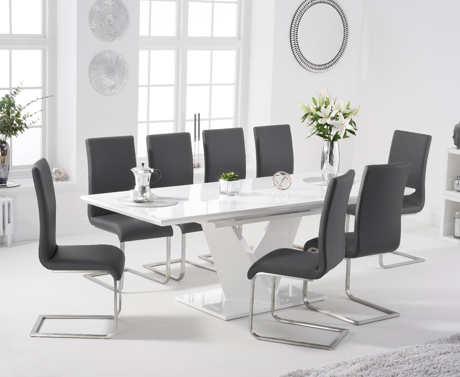 Extending Vittorio 160cm White High Gloss Dining Table With 4 Grey Austin Chairs