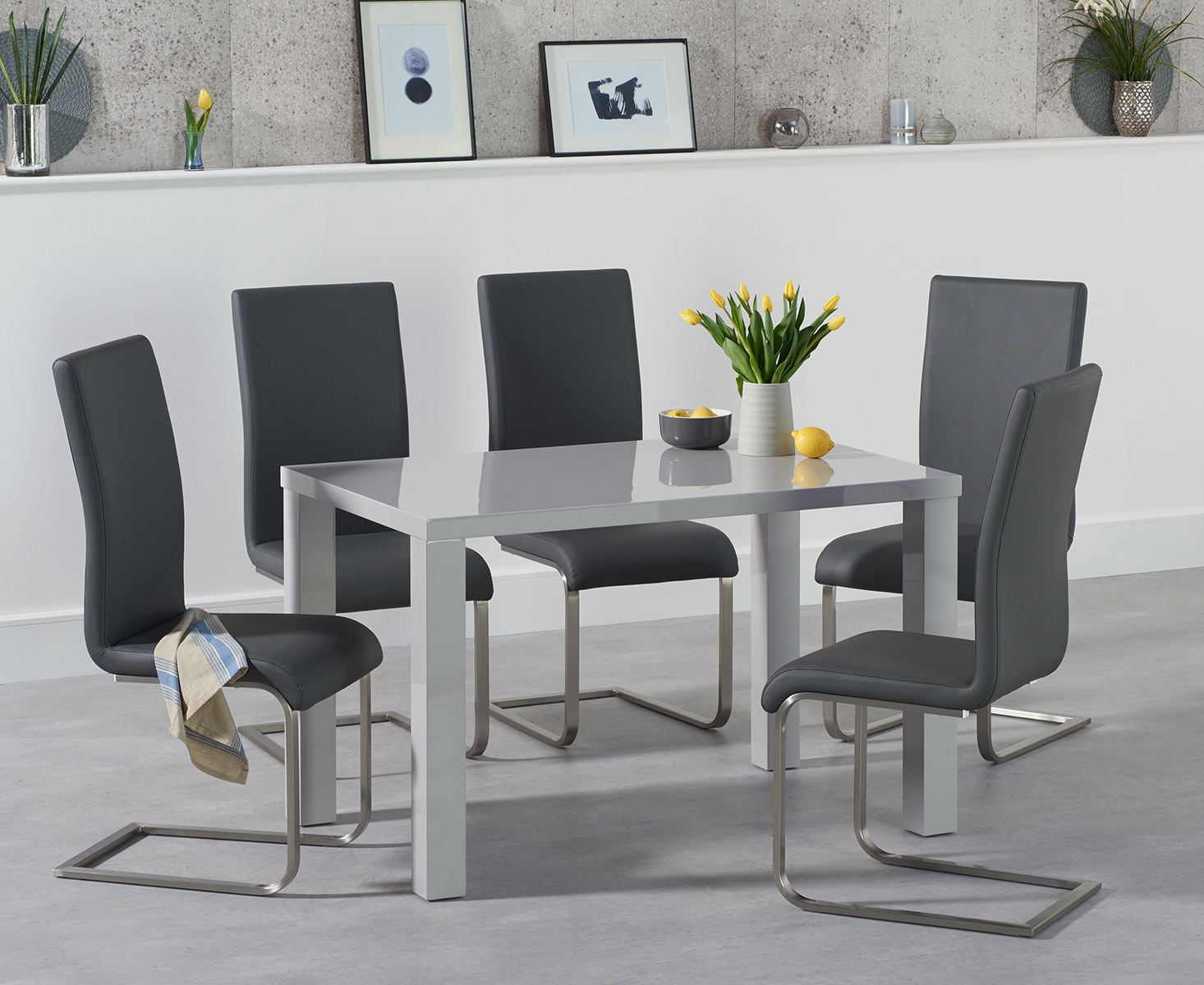 Seattle 120cm Light Grey High Gloss Dining Table With 4 Black Austin Chairs