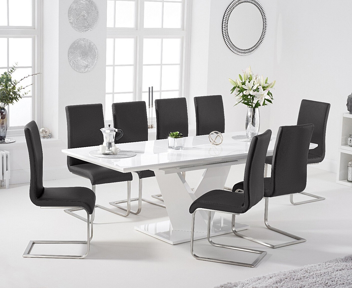 Extending Vittorio 160cm White High Gloss Dining Table with 4 Black Austin Chairs